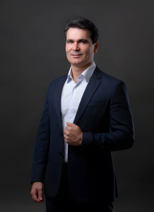 Dr. Thiago Carneiro